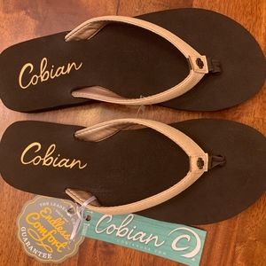 Cobian flip-flops beige and black NWT
